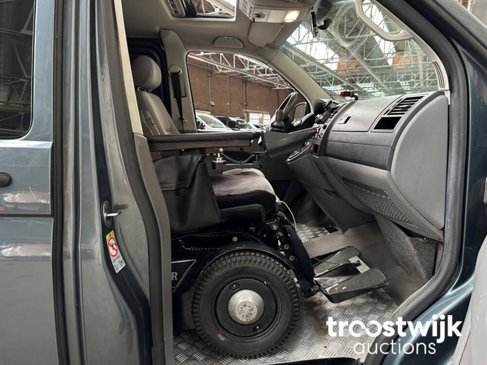 Volkswagen Rolstoelauto 2.5 TDI 340 Trend.DC 131pk 2007, -Orig.NL-, 25-VBZ-9