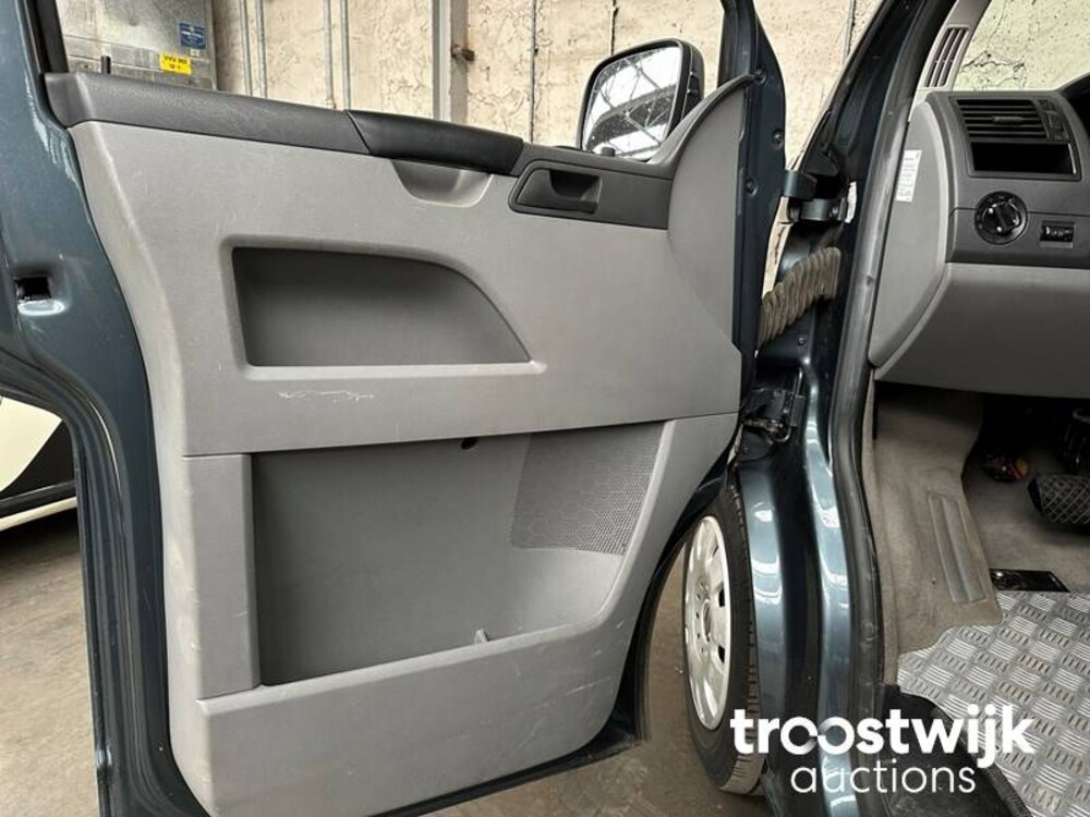 Volkswagen Rolstoelauto 2.5 TDI 340 Trend.DC 131pk 2007, -Orig.NL-, 25-VBZ-9