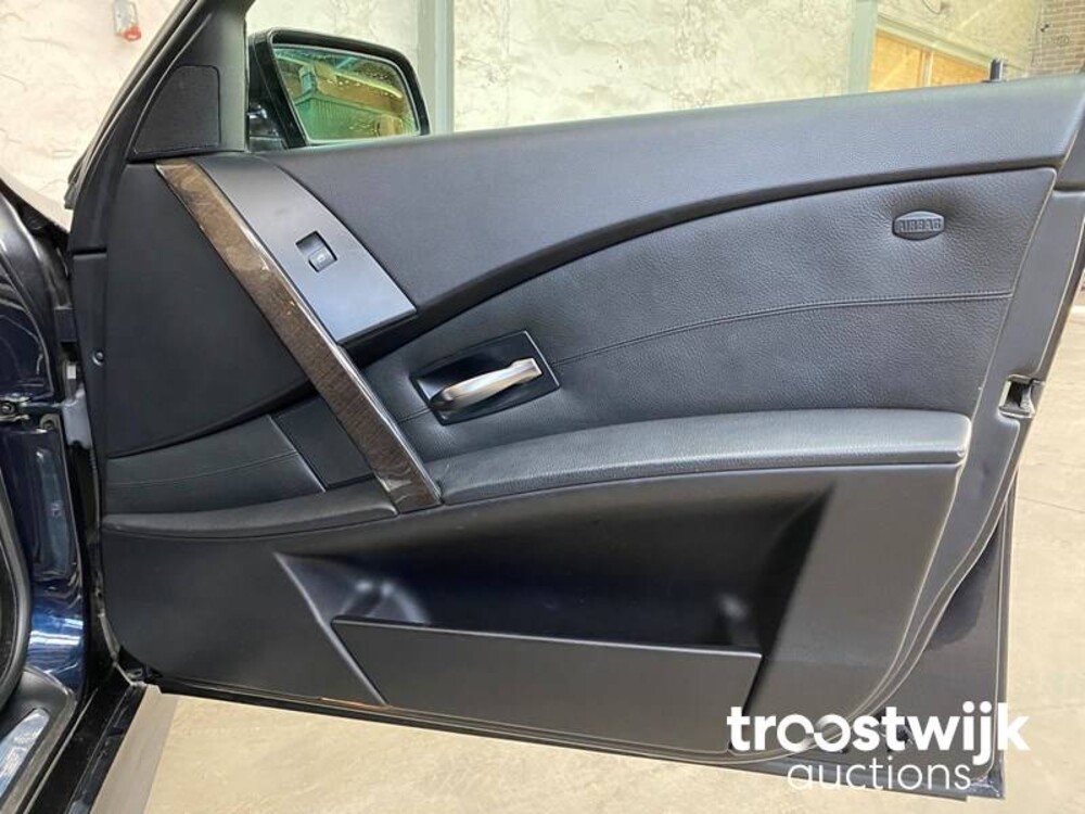 BMW 525i Executive 5-serie Touring 192pk 2005, 43-NGH-2