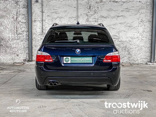 BMW 525i Executive 5-serie Touring 192hp 2005, 43-NGH-2