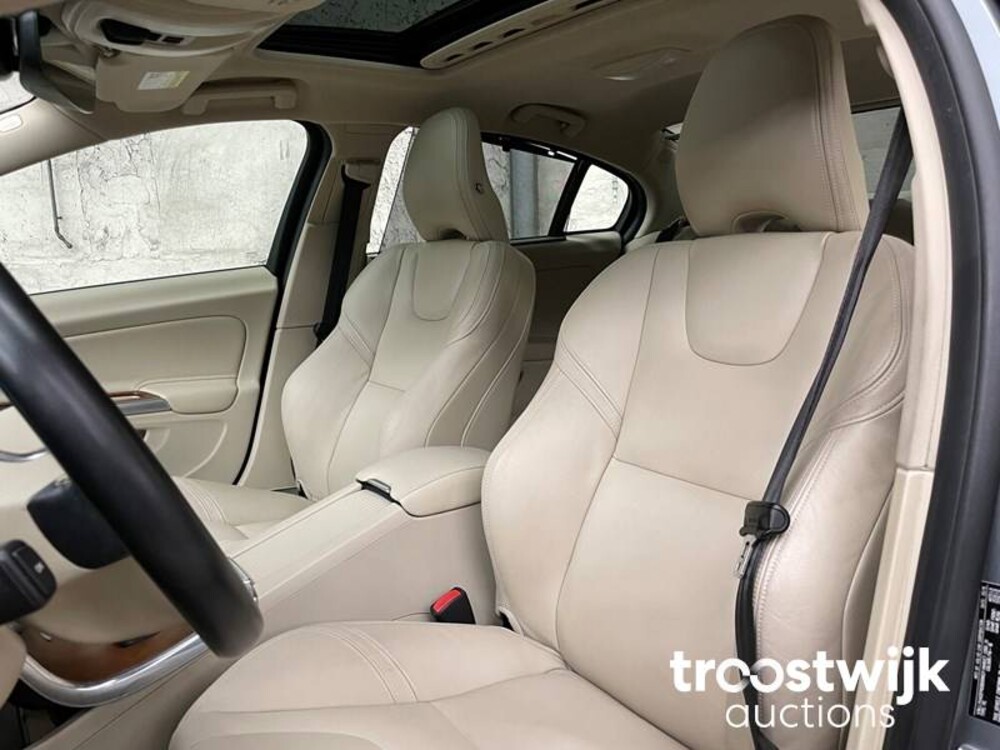 Volvo S 60 T5 Summum L 245hp 2016