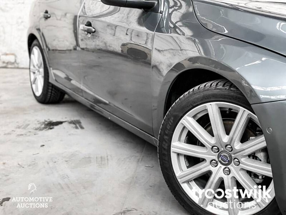 Volvo S 60 T5 Summum L 245hp 2016