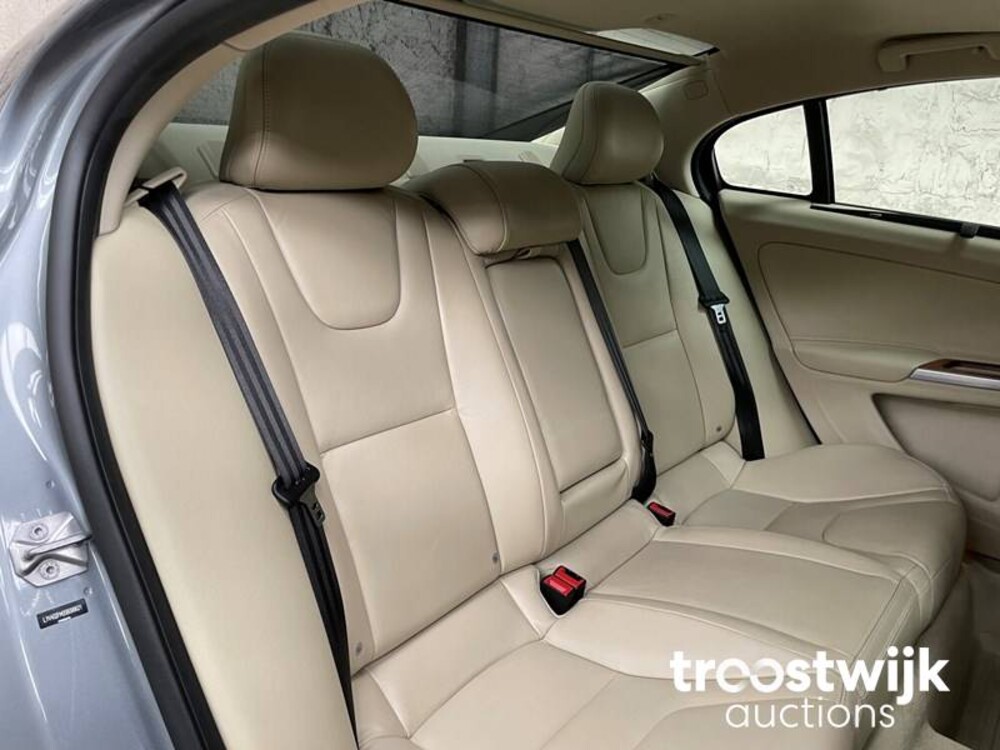 Volvo S 60 T5 Summum L 245hp 2016