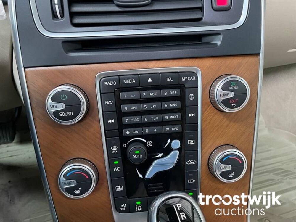 Volvo S 60 T5 Summum L 245hp 2016