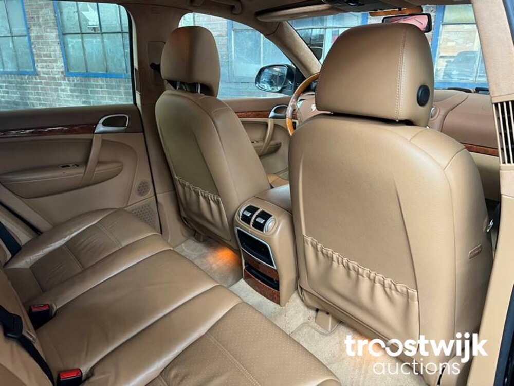 Porsche Cayenne Turbo 4.5 V8 450hp 2006 -Youngtimer-