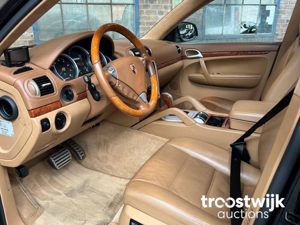Porsche Cayenne Turbo 4.5 V8 450hp 2006 -Youngtimer-