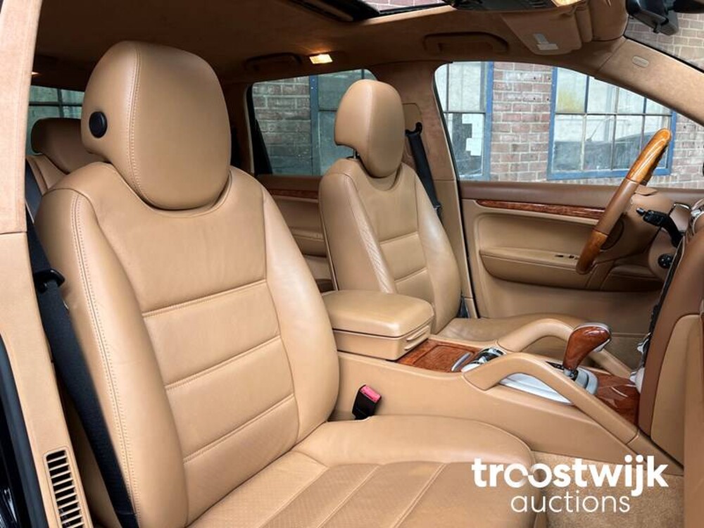 Porsche Cayenne Turbo 4.5 V8 450hp 2006 -Youngtimer-