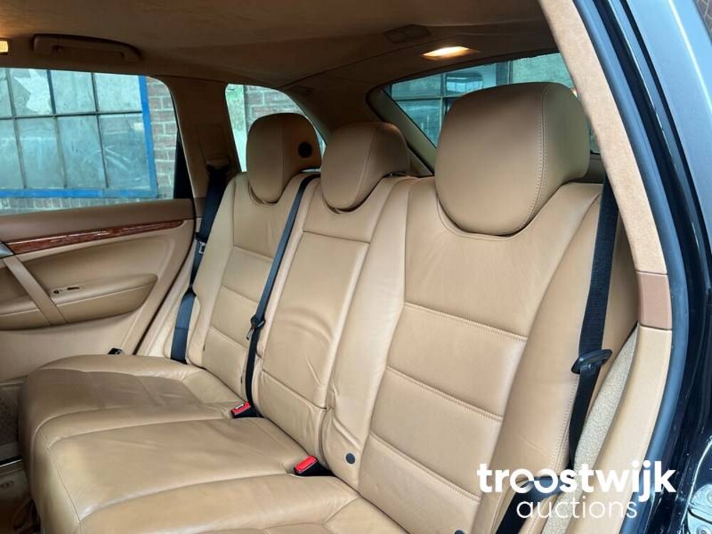 Porsche Cayenne Turbo 4.5 V8 450hp 2006 -Youngtimer-