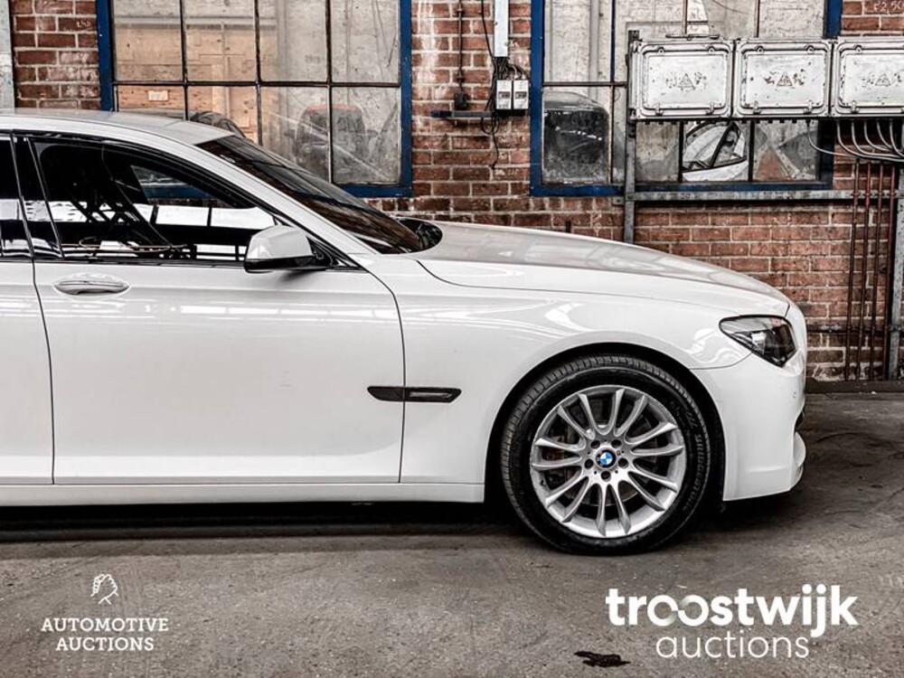 BMW 750i M-Sport E65 4.8 407hp 2009