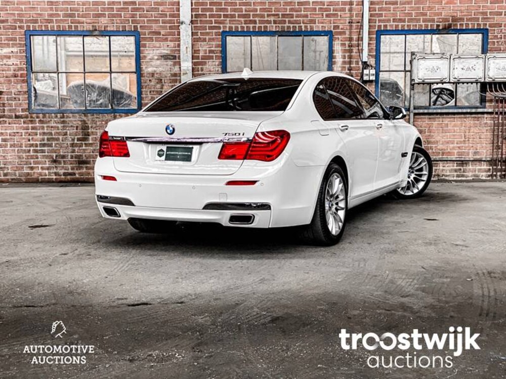 BMW 750i M-Sport E65 4.8 407hp 2009
