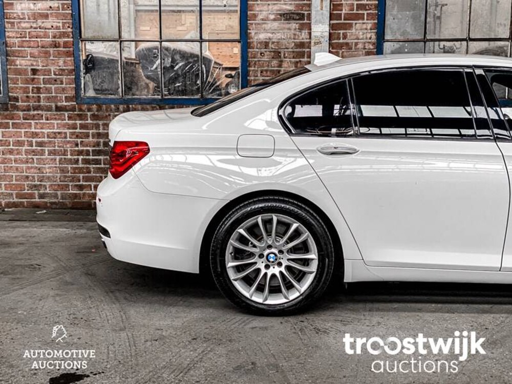 BMW 750i M-Sport E65 4.8 407hp 2009