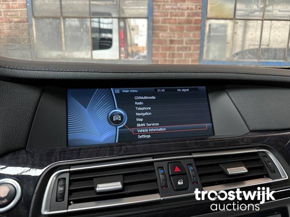 BMW 750i M-Sport E65 4.8 407hp 2009