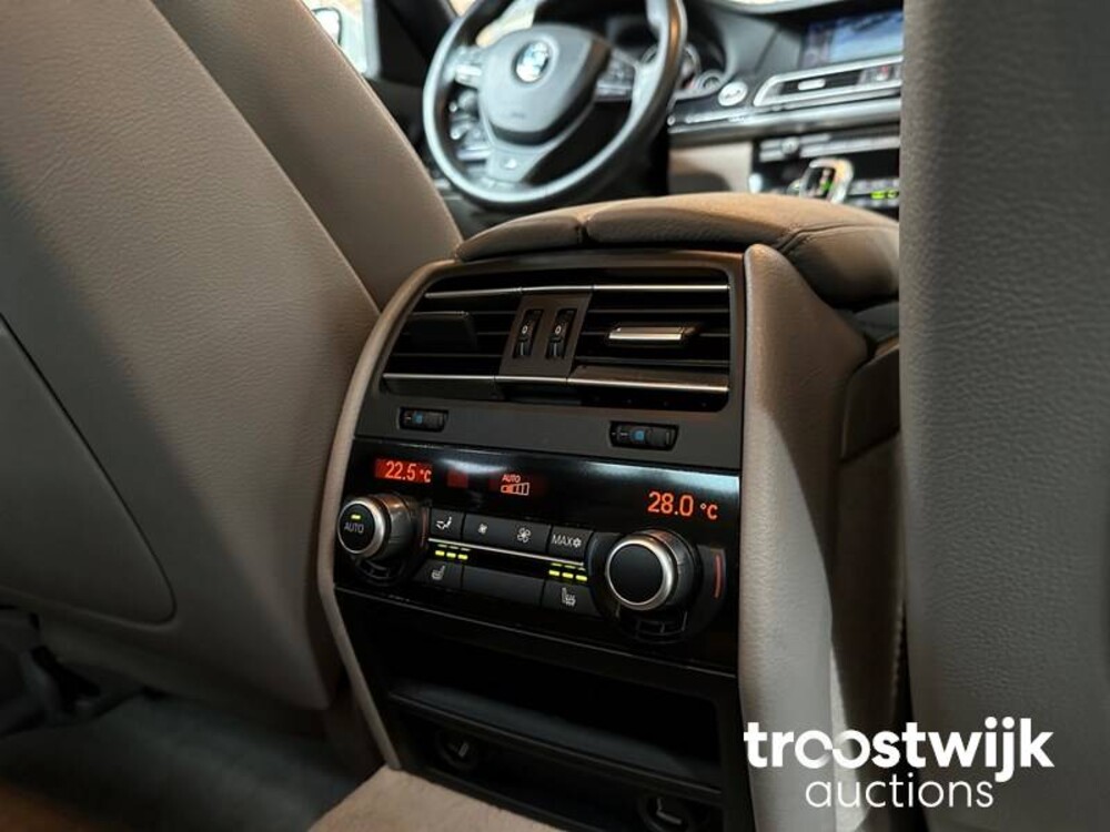 BMW 750i M-Sport E65 4.8 407hp 2009