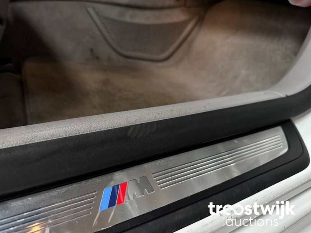 BMW 750i M-Sport E65 4.8 407hp 2009