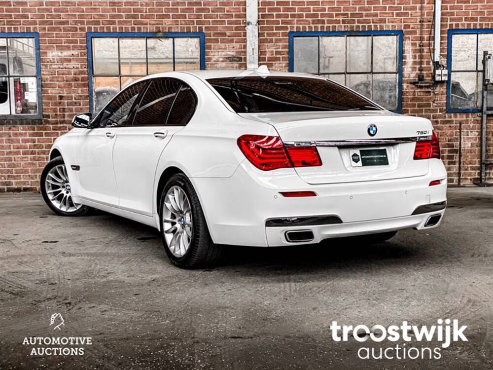 BMW 750i M-Sport E65 4.8 407hp 2009