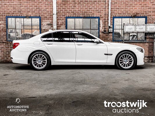 BMW 750i M-Sport E65 4.8 407pk 2009