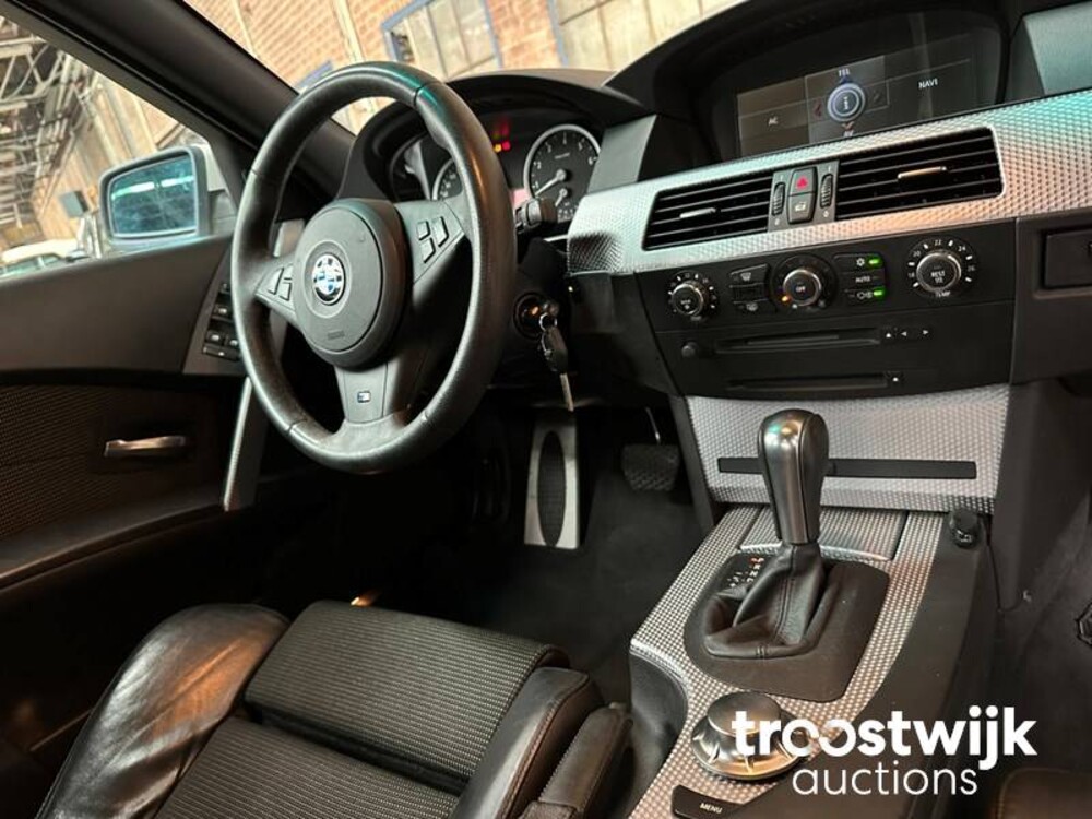 BMW 530i M-sport E60 High Executive  231hp 2005 -Youngtimer-