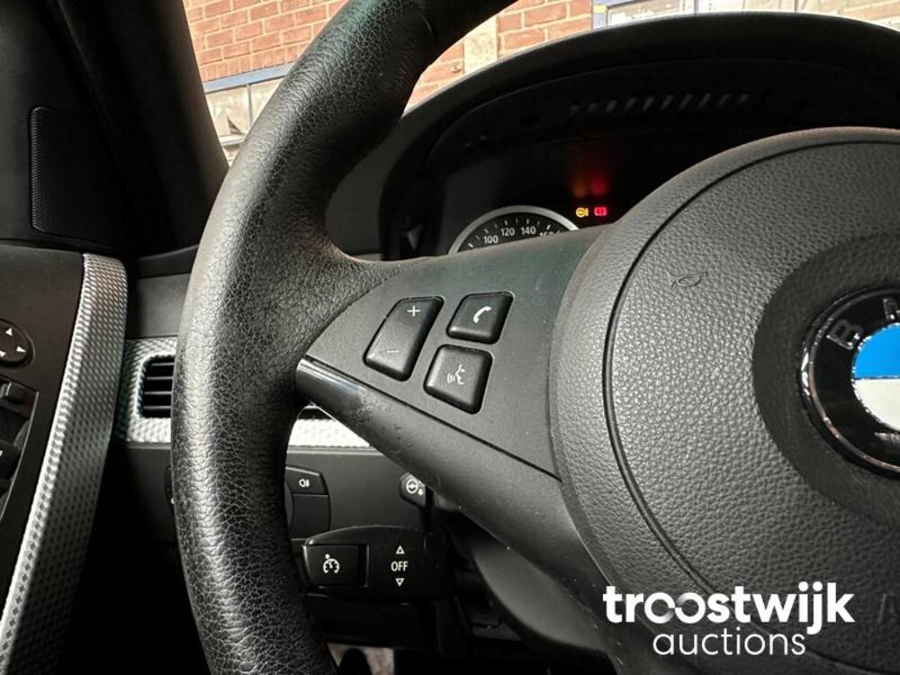 BMW 530i M-sport E60 High Executive  231hp 2005 -Youngtimer-