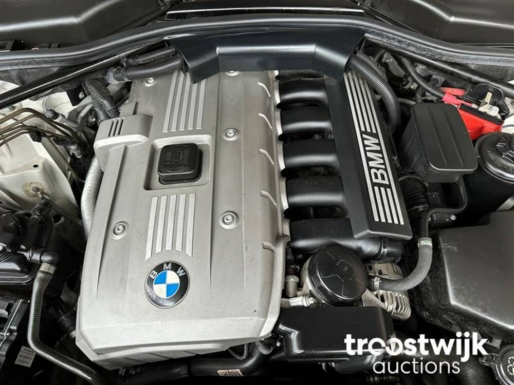 BMW 530i M-sport E60 High Executive  231hp 2005 -Youngtimer-