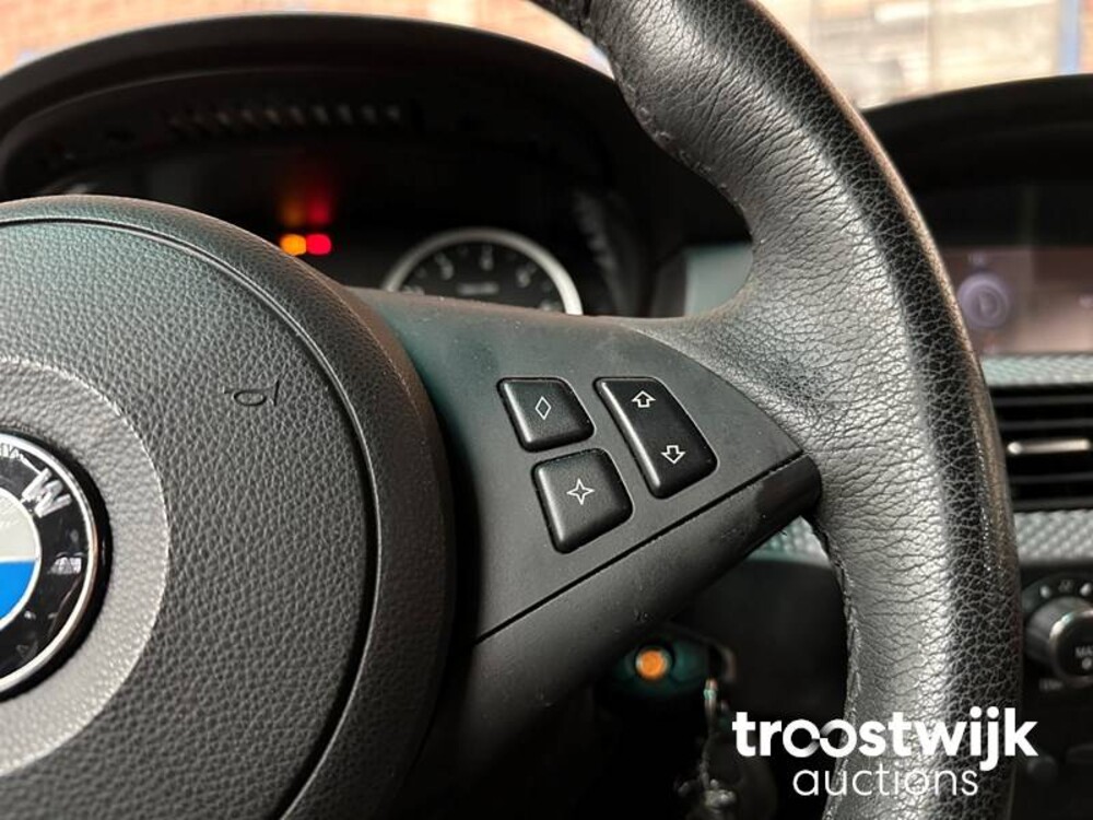 BMW 530i M-sport E60 High Executive  231hp 2005 -Youngtimer-