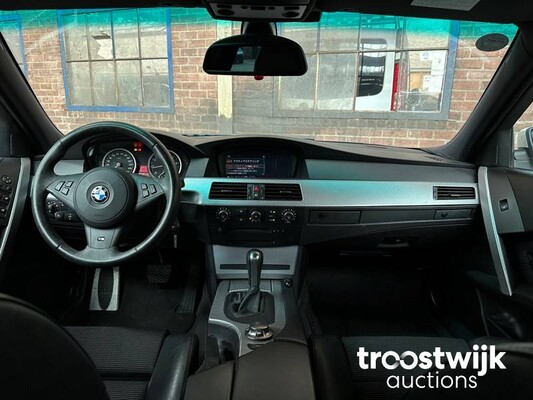 BMW 530i M-sport E60 High Executive  231hp 2005 -Youngtimer-