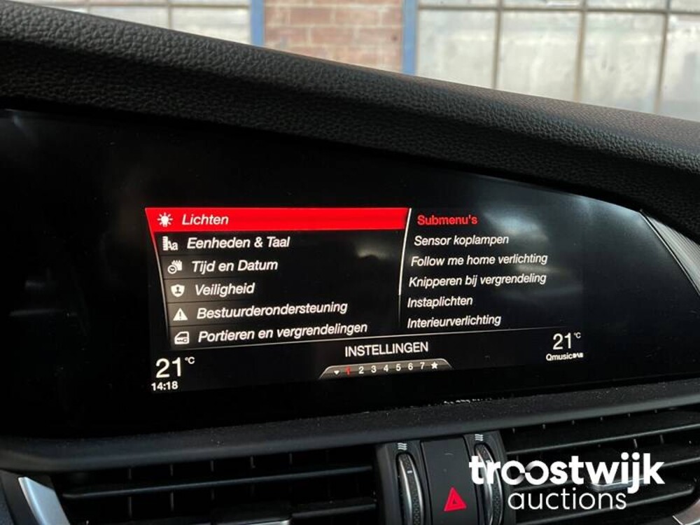 Alfa Romeo Giulia 2.0 T Super 200PS 2019 -Orig. NL-, XN-621-P
