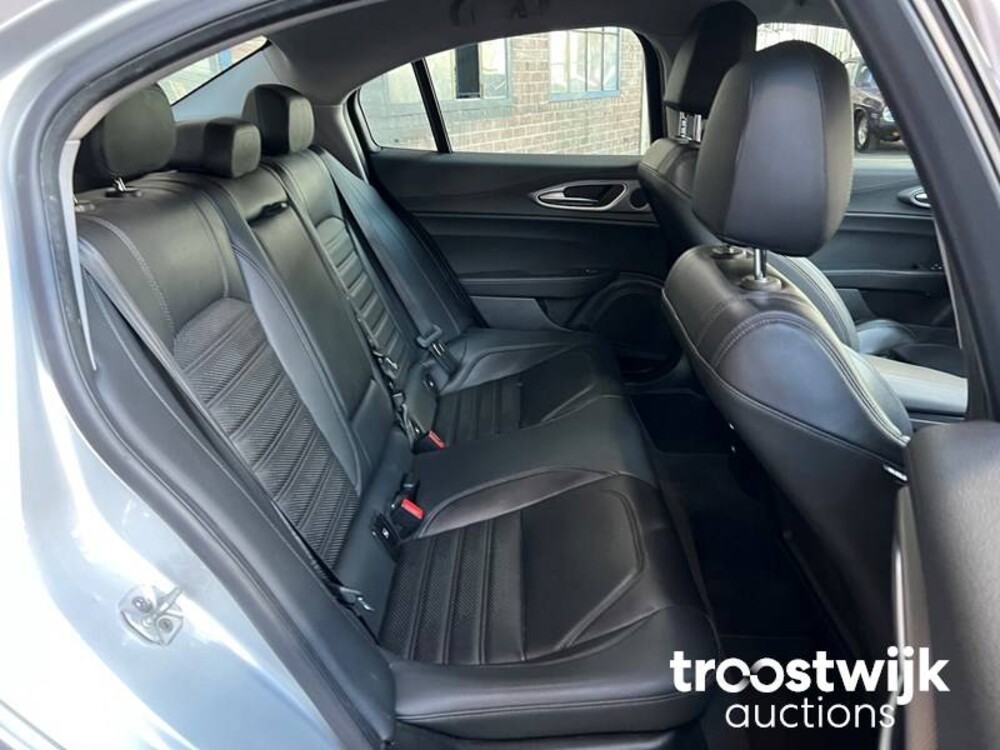 Alfa Romeo Giulia 2.0 T Super 200PS 2019 -Orig. NL-, XN-621-P