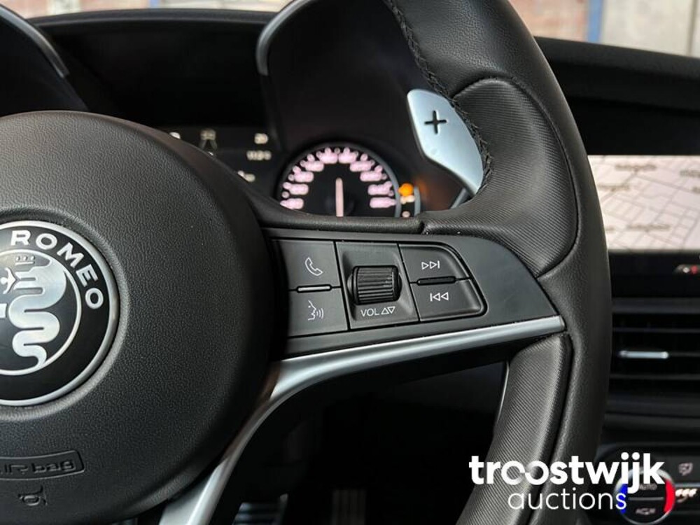 Alfa Romeo Giulia 2.0 T Super 200PS 2019 -Orig. NL-, XN-621-P