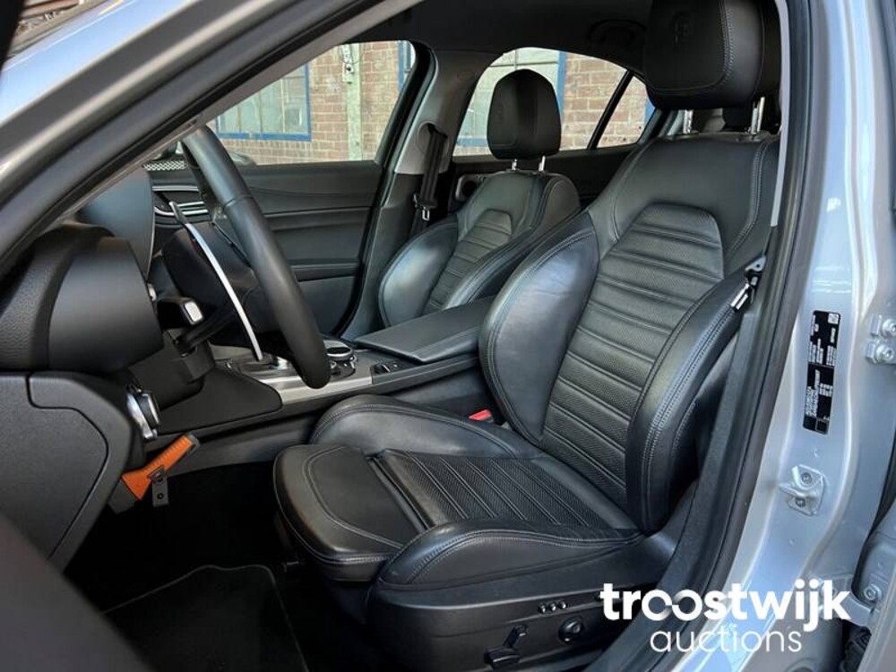 Alfa Romeo Giulia 2.0 T Super 200PS 2019 -Orig. NL-, XN-621-P