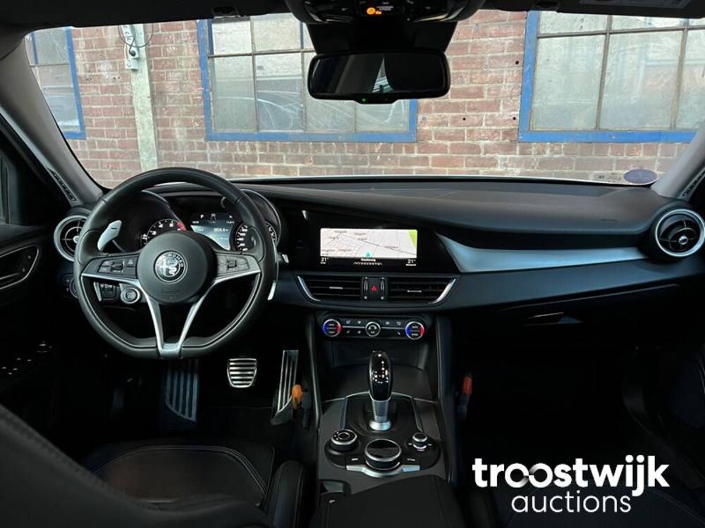Alfa Romeo Giulia 2.0 T Super 200PS 2019 -Orig. NL-, XN-621-P