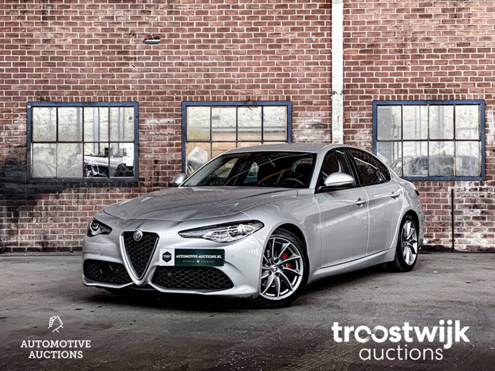Alfa Romeo Giulia 2.0 T Super 200PS 2019 -Orig. NL-, XN-621-P