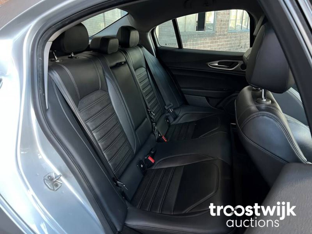 Alfa Romeo Giulia 2.0 T Super 200PS 2019 -Orig. NL-, XN-621-P