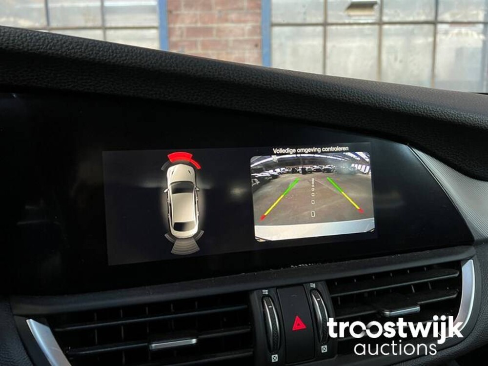 Alfa Romeo Giulia 2.0 T Super 200PS 2019 -Orig. NL-, XN-621-P