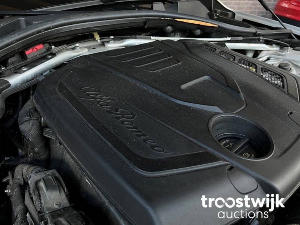 Alfa Romeo Giulia 2.0 T Super 200PS 2019 -Orig. NL-, XN-621-P