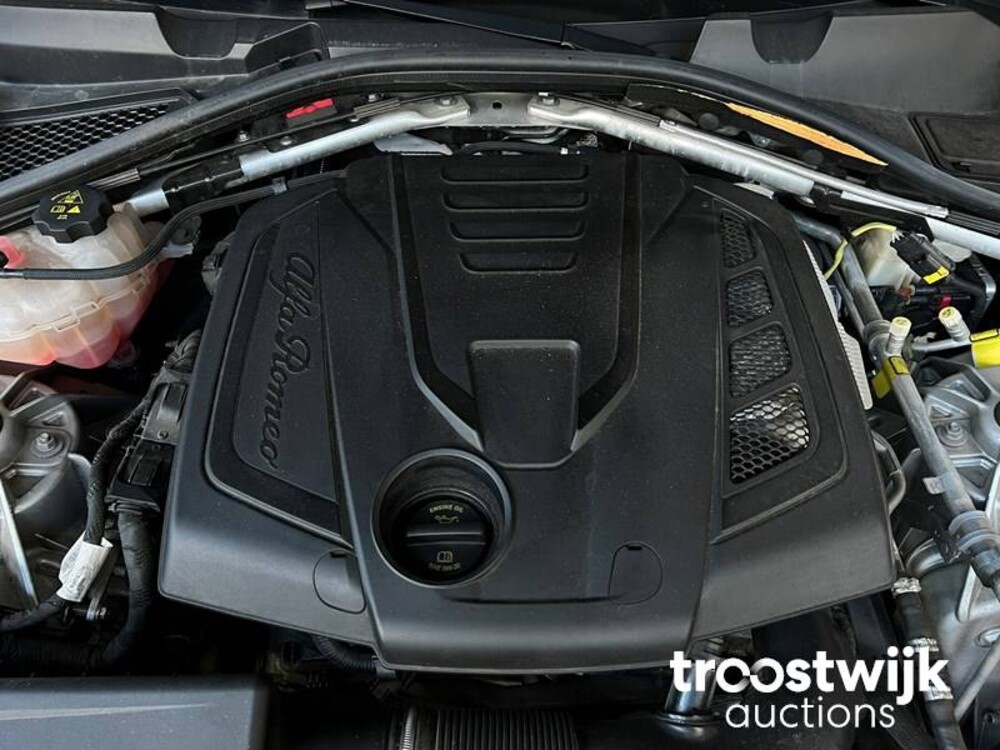 Alfa Romeo Giulia 2.0 T Super 200PS 2019 -Orig. NL-, XN-621-P