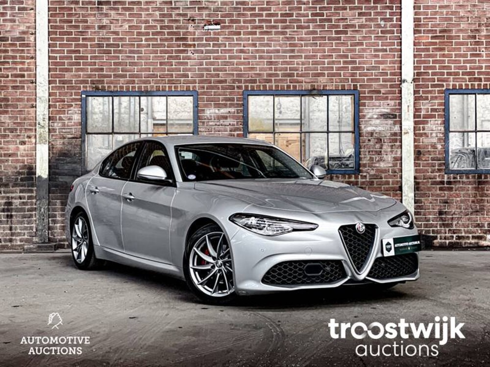 Alfa Romeo Giulia 2.0 T Super 200PS 2019 -Orig. NL-, XN-621-P