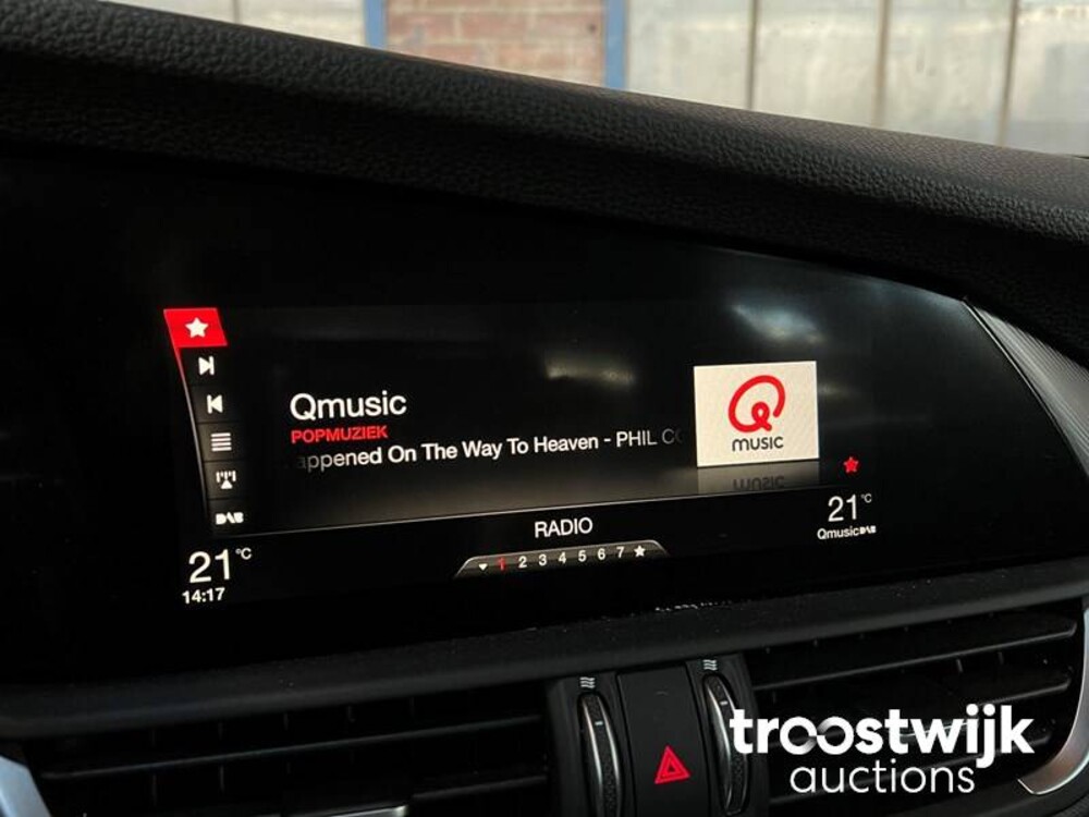 Alfa Romeo Giulia 2.0 T Super 200PS 2019 -Orig. NL-, XN-621-P