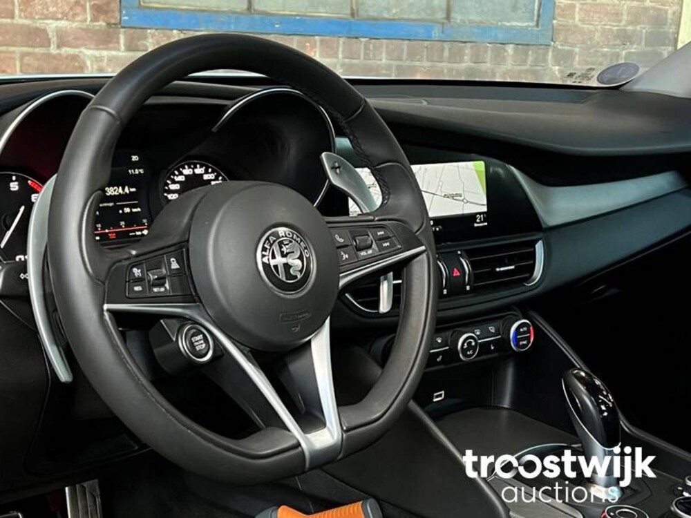 Alfa Romeo Giulia 2.0 T Super 200PS 2019 -Orig. NL-, XN-621-P