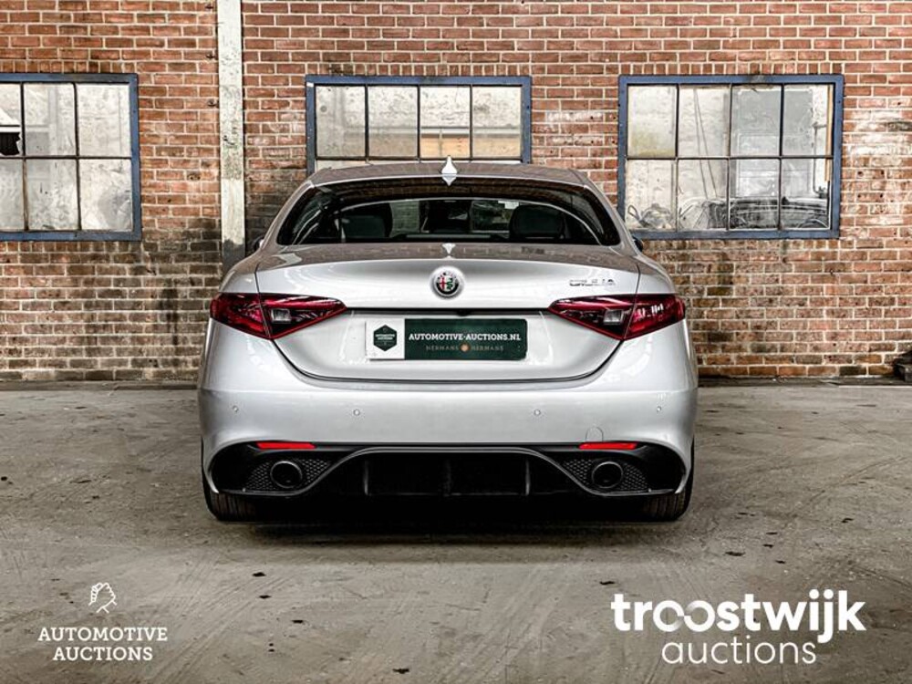 Alfa Romeo Giulia 2.0 T Super 200PS 2019 -Orig. NL-, XN-621-P