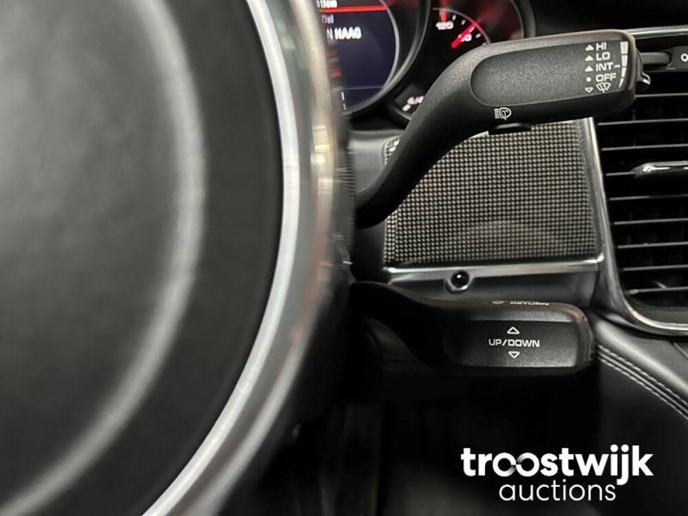 Porsche Panamera GTS 4.8 V8 430 PS 2012 SportChrono, PP-403-P
