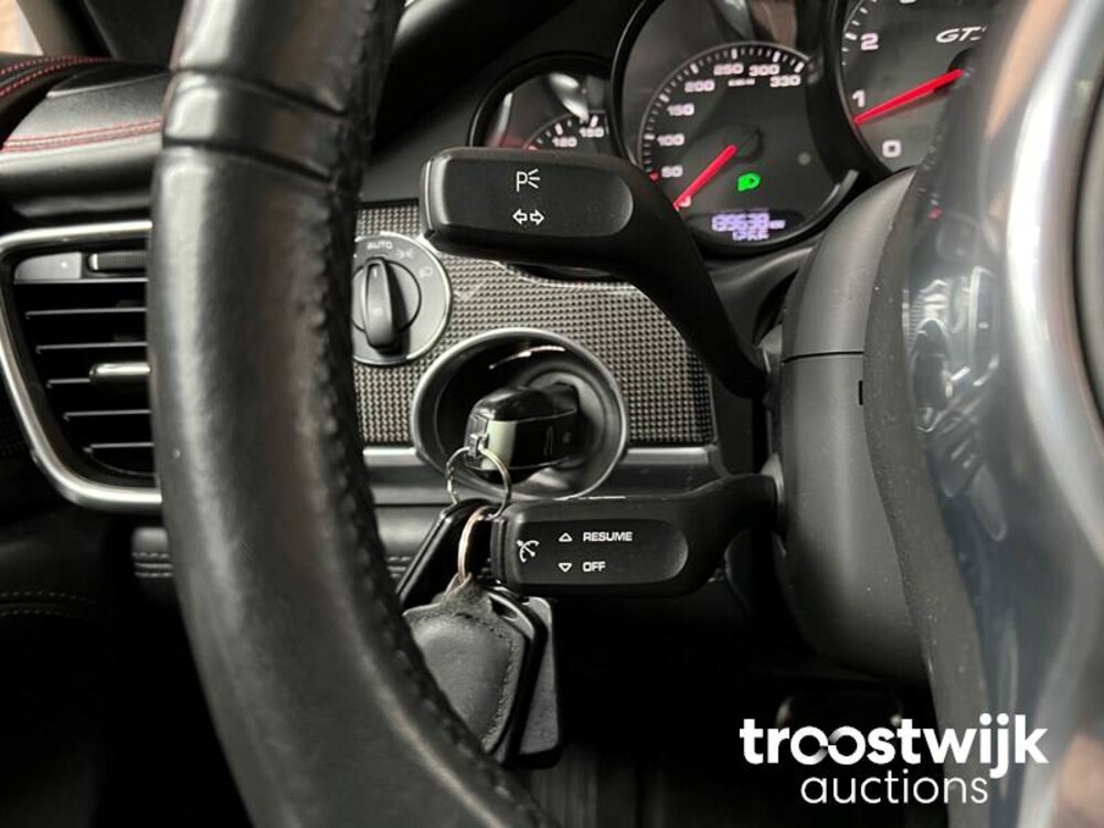 Porsche Panamera GTS 4.8 V8 430 PS 2012 SportChrono, PP-403-P