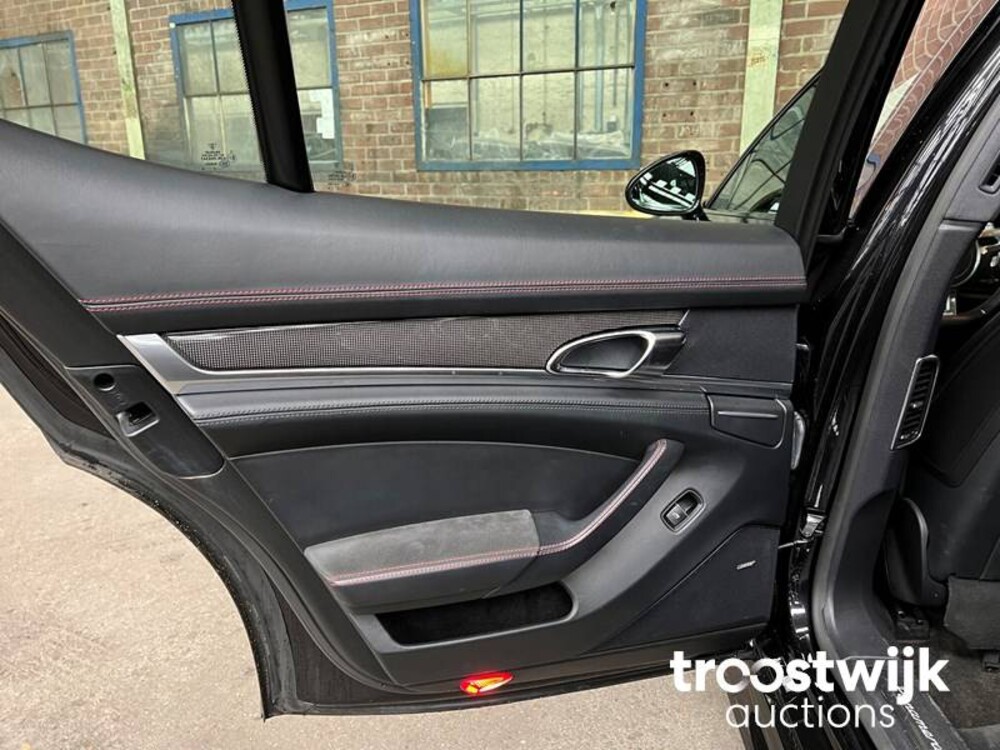 Porsche Panamera GTS 4.8 V8 430 PS 2012 SportChrono, PP-403-P