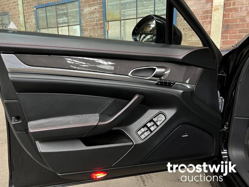 Porsche Panamera GTS 4.8 V8 430 PS 2012 SportChrono, PP-403-P