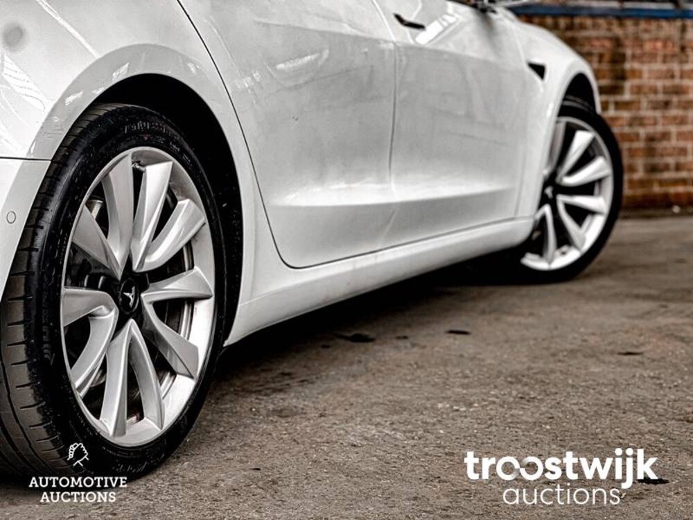 Tesla Model 3 Plus Standard RWD 238PS 2020, L-477-KG