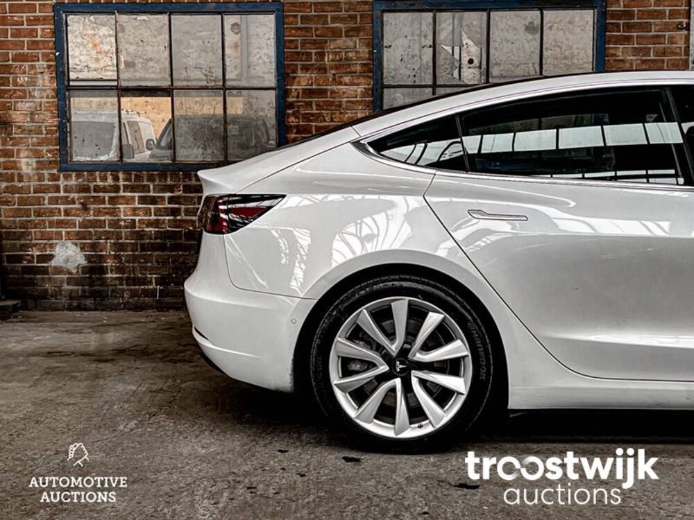 Tesla Model 3 Plus Standard RWD 238PS 2020, L-477-KG