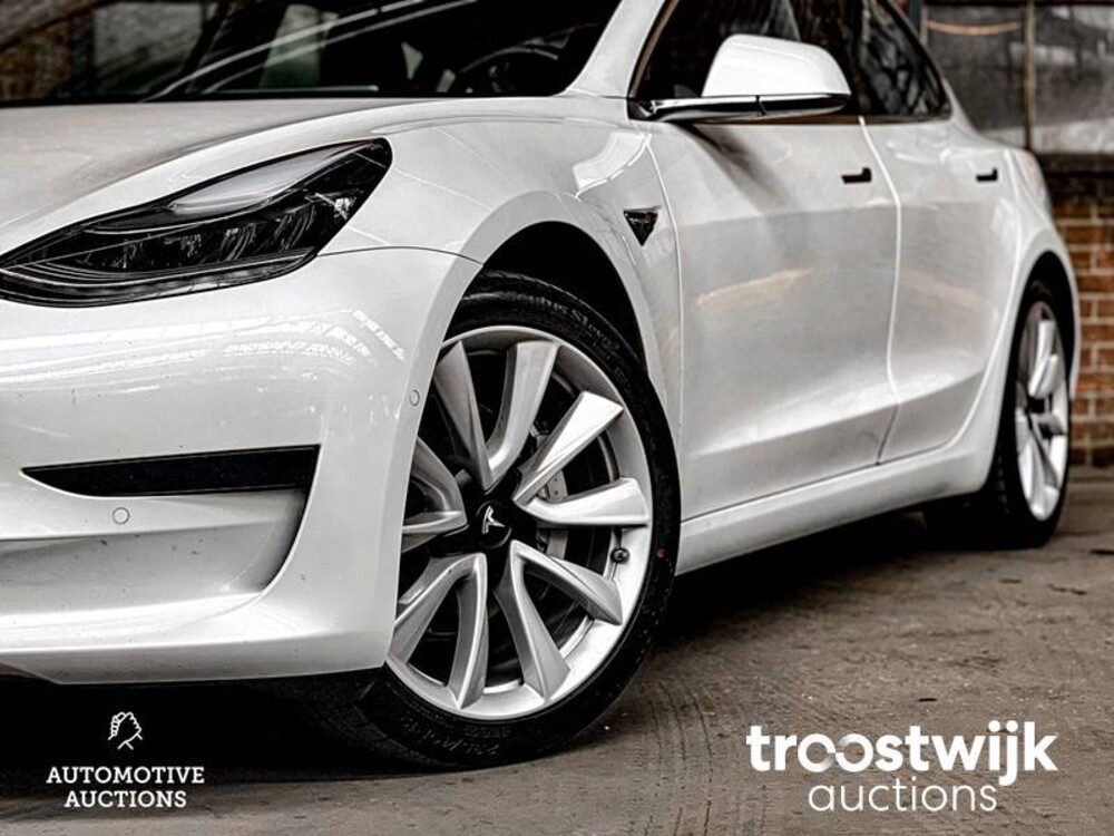 Tesla Model 3 Plus Standard RWD 238PS 2020, L-477-KG
