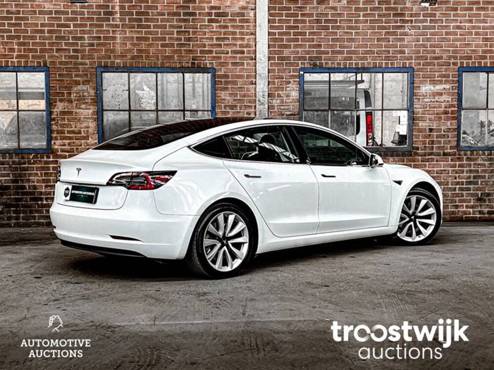 Tesla Model 3 Plus Standard RWD 238PS 2020, L-477-KG