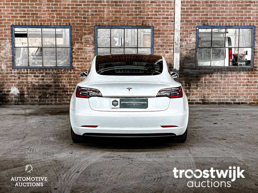 Tesla Model 3 Plus Standard RWD 238PS 2020, L-477-KG