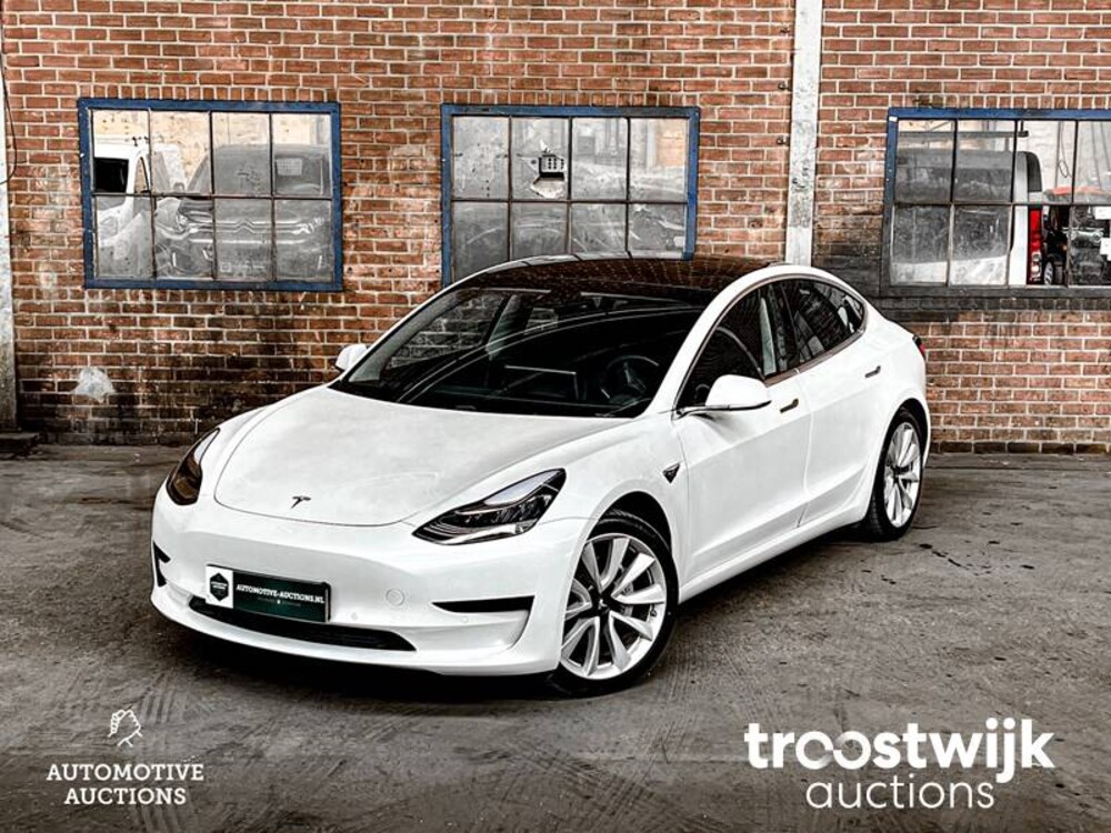 Tesla Model 3 Plus Standard RWD 238PS 2020, L-477-KG
