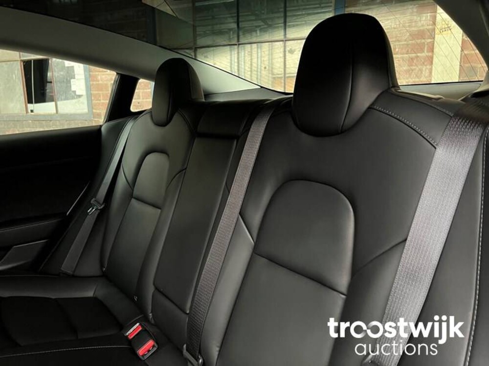 Tesla Model 3 Plus Standard RWD 238PS 2020, L-477-KG